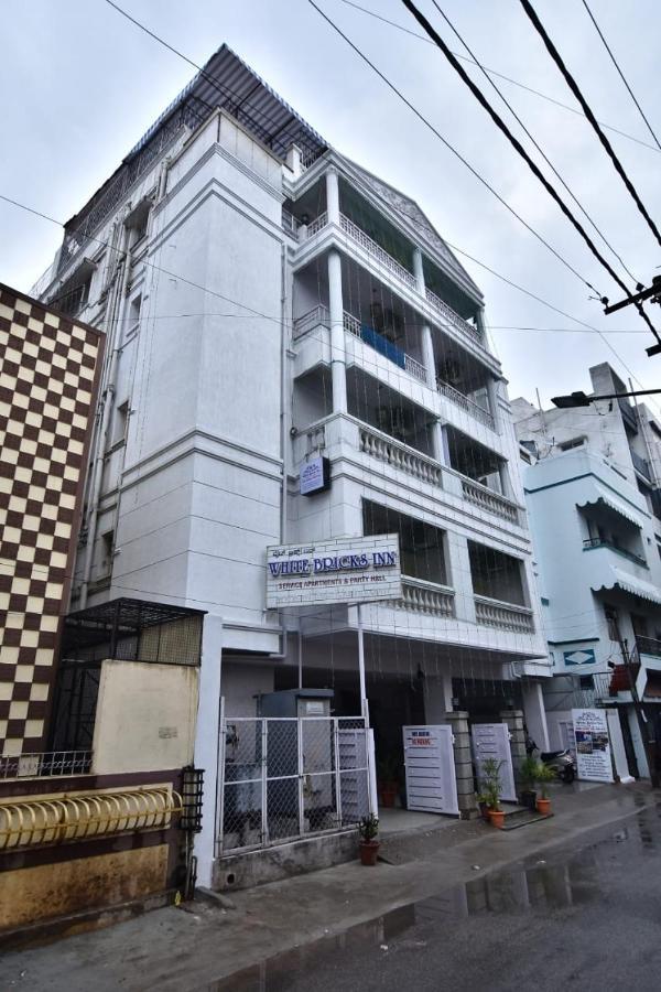 White Bricks Inn Bangalore Exterior photo