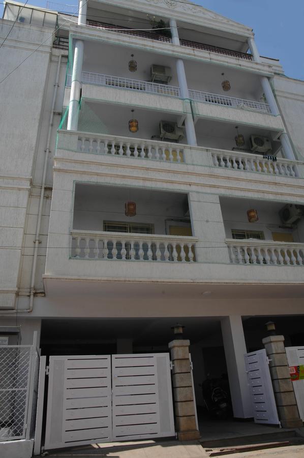 White Bricks Inn Bangalore Exterior photo