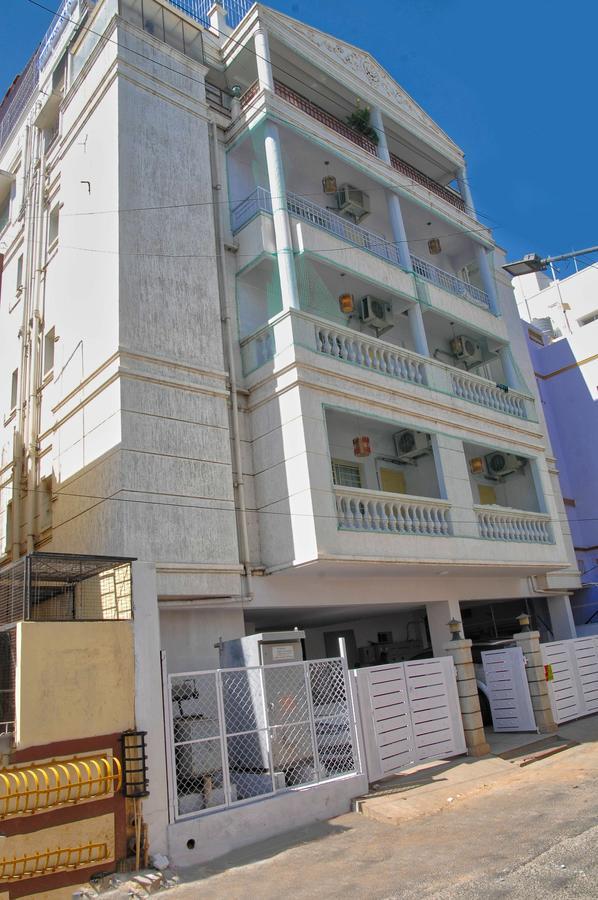 White Bricks Inn Bangalore Exterior photo